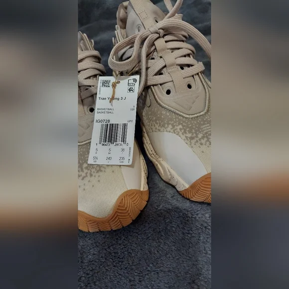 Adidas Trae Young 3 J wonder beige men size 5.5 Adidas Trae Young 3 J wonder beige men size 5.5 - casafrato  main image 2